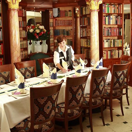 Hotel Vier Spitzen Lauenforde Екстериор снимка