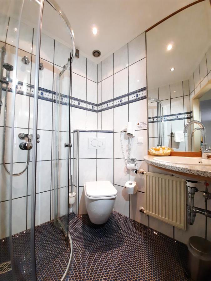 Hotel Vier Spitzen Lauenforde Екстериор снимка