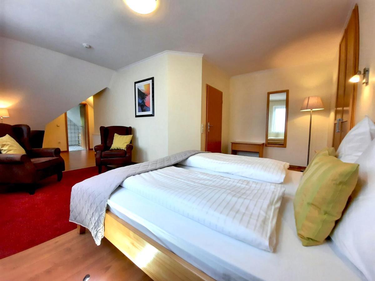 Hotel Vier Spitzen Lauenforde Екстериор снимка