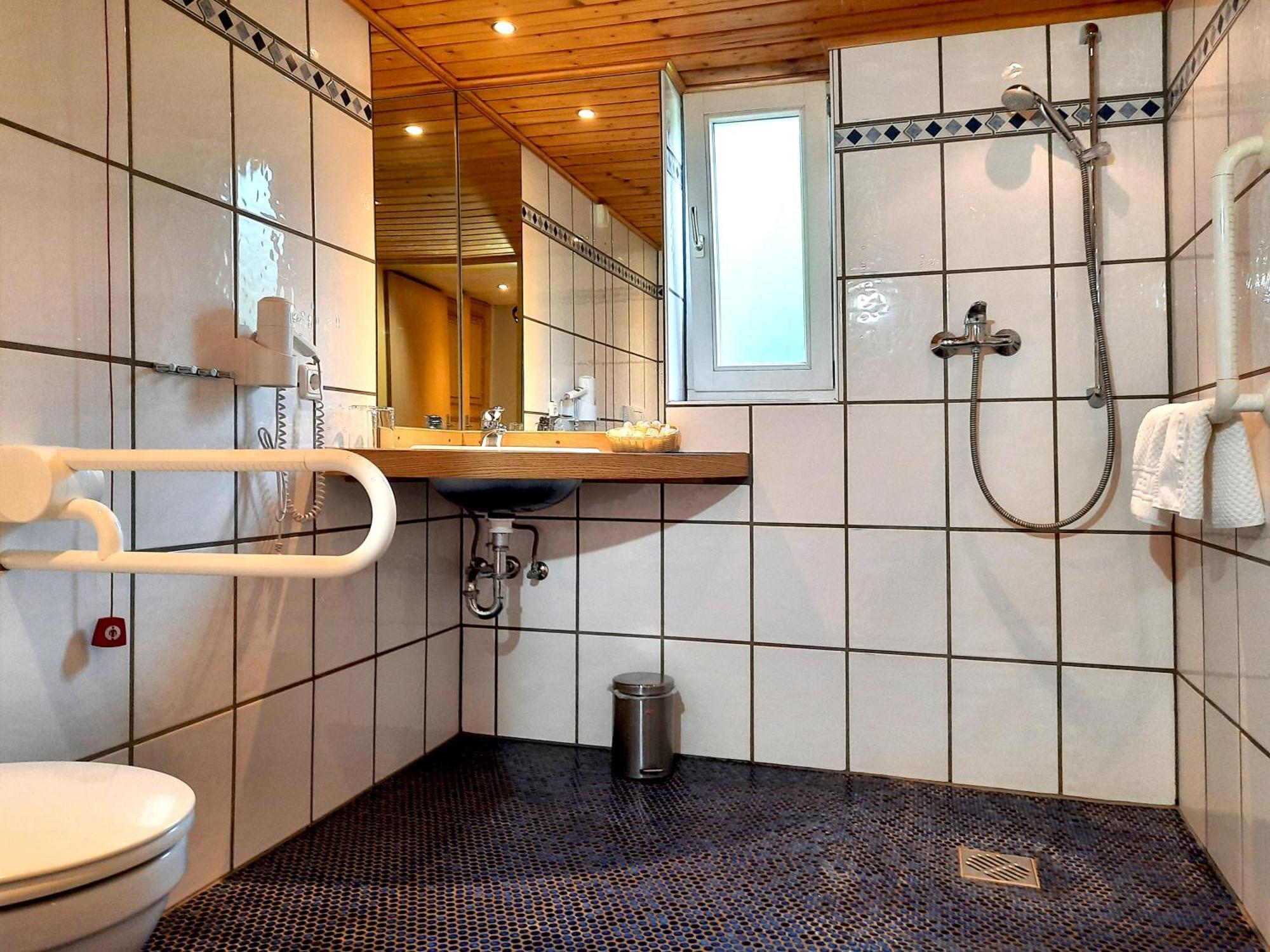 Hotel Vier Spitzen Lauenforde Екстериор снимка